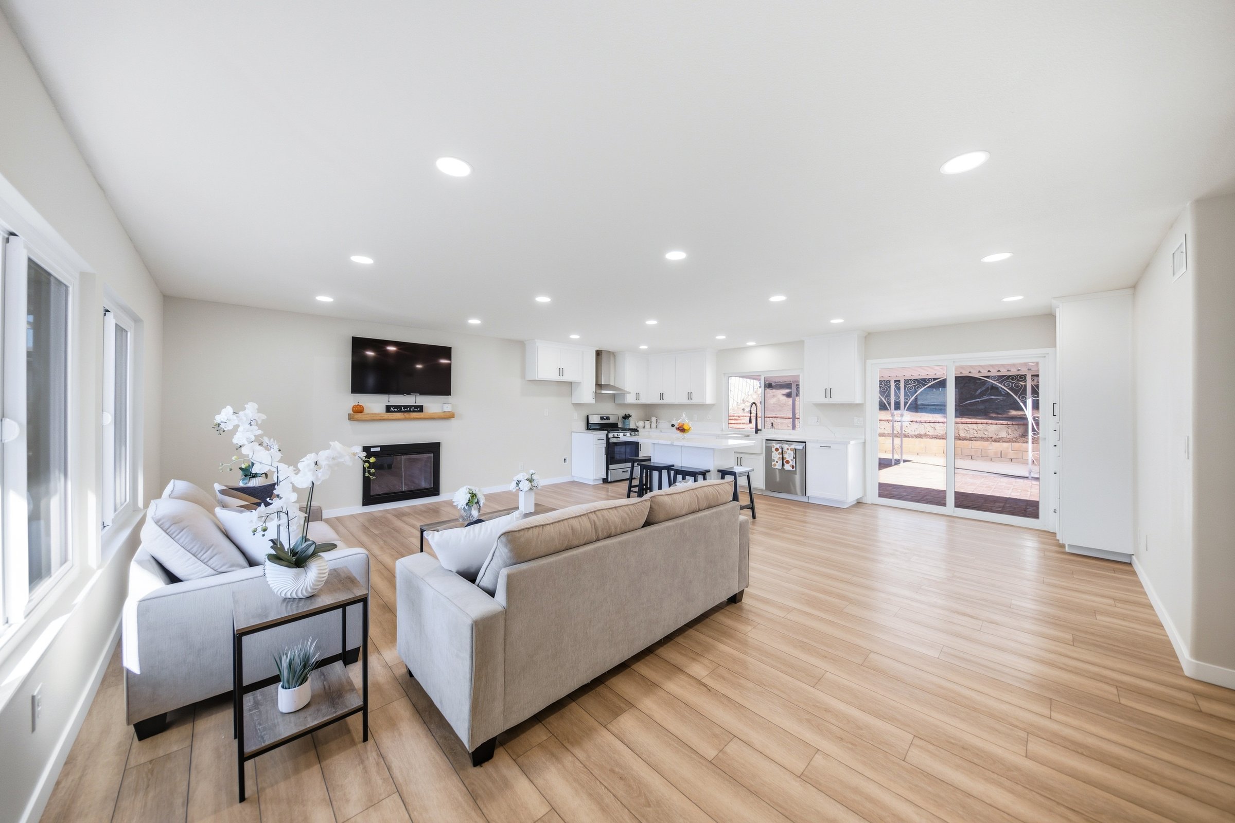 Entry / living area